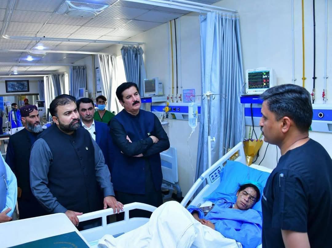 Governor Khyber Pakhtunkhwa Visits Quetta, Expresses Solidarity with Khuzdar Tragedy Victims